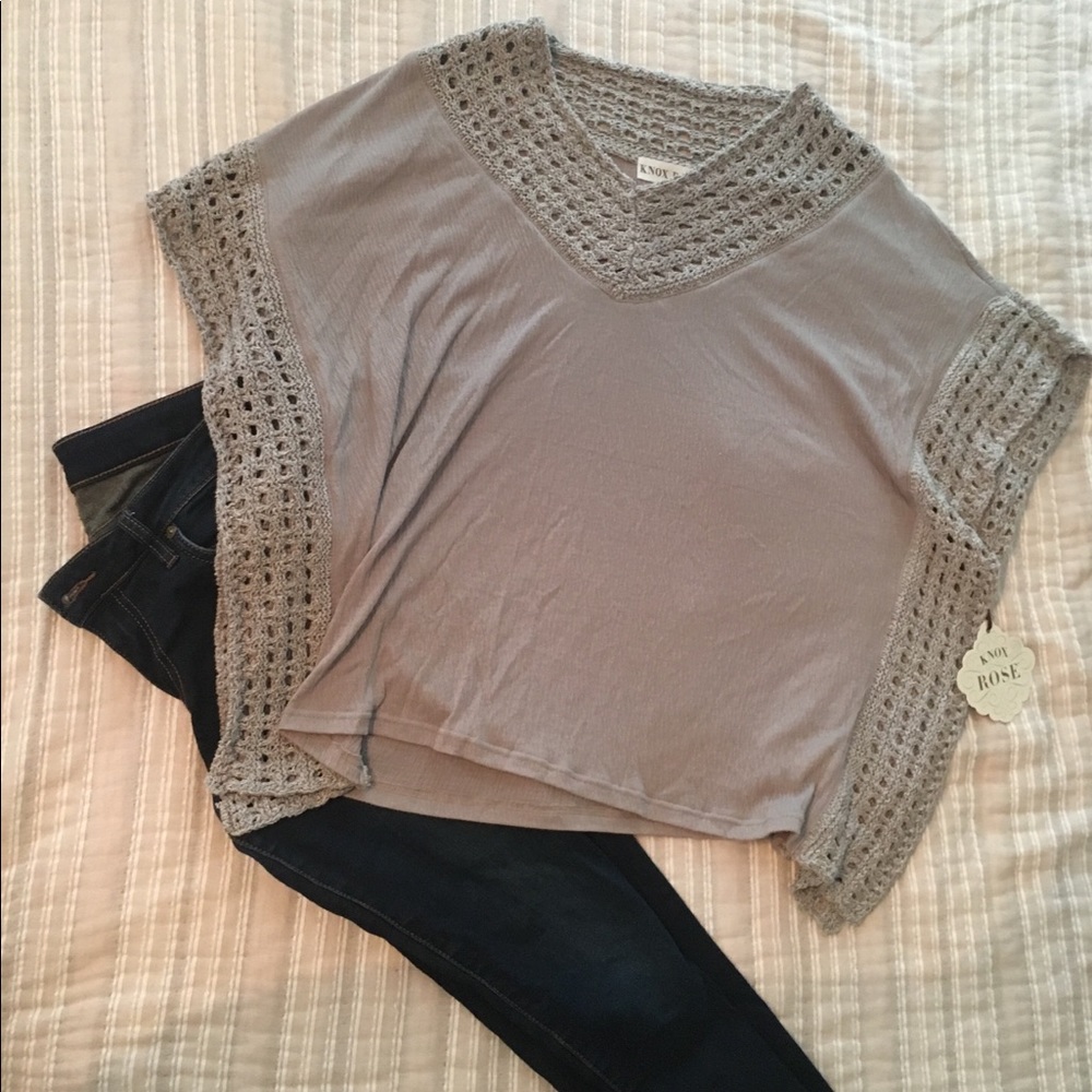 Knox Rose Poncho Top